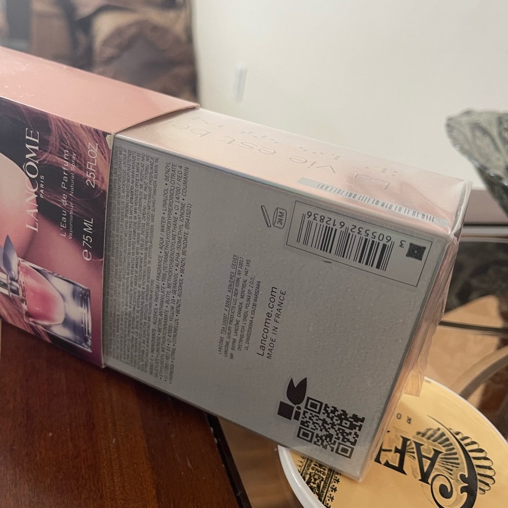 La vie est Belle Lancome eau de perfume 2.5 fl oz - Picture 2 of 3